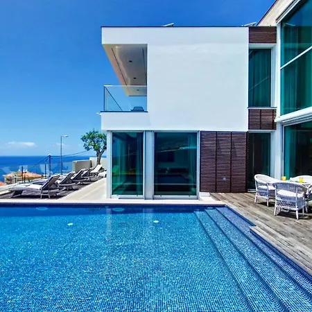 Villa C'est Si Bon By Lovelystay Funchal (Madeira)